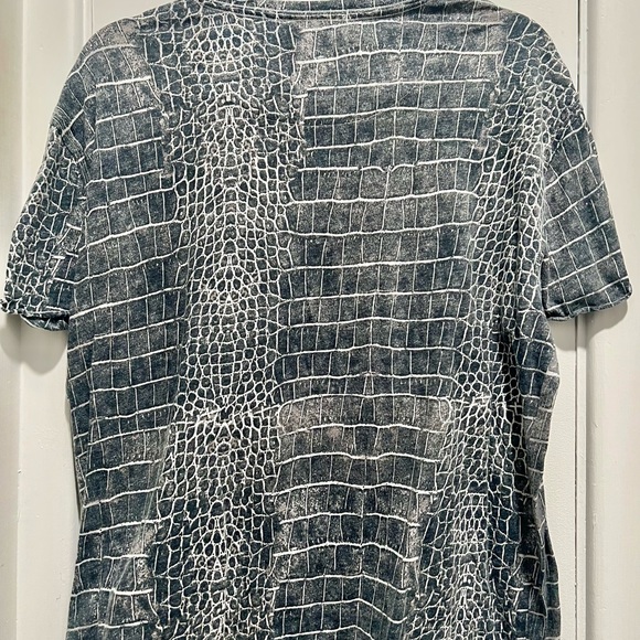 Free People Alligator Crocodile Print Short Sleeve Tee Gray - Picture 4 of 4